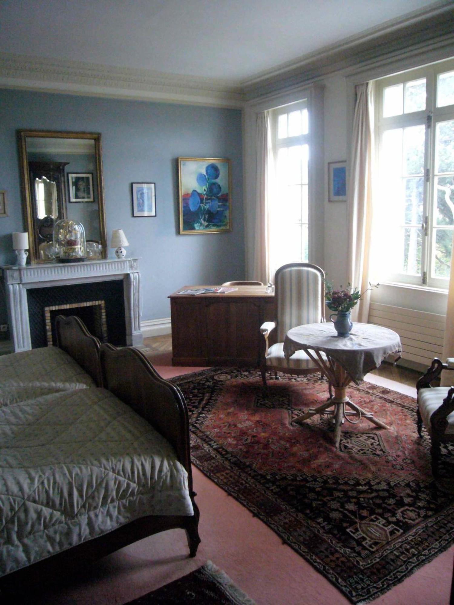 D'hotes Les Charmettes Bed & Breakfast